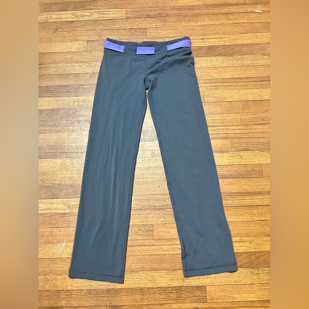 Lululemon Athletica Charcoal Pants with Violet Waistband